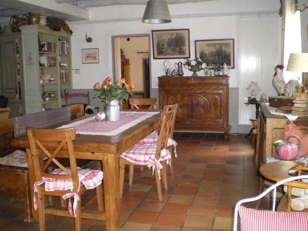 Au Bon Gre D'Hugoline Bed & Breakfast Blanzac  Exterior photo